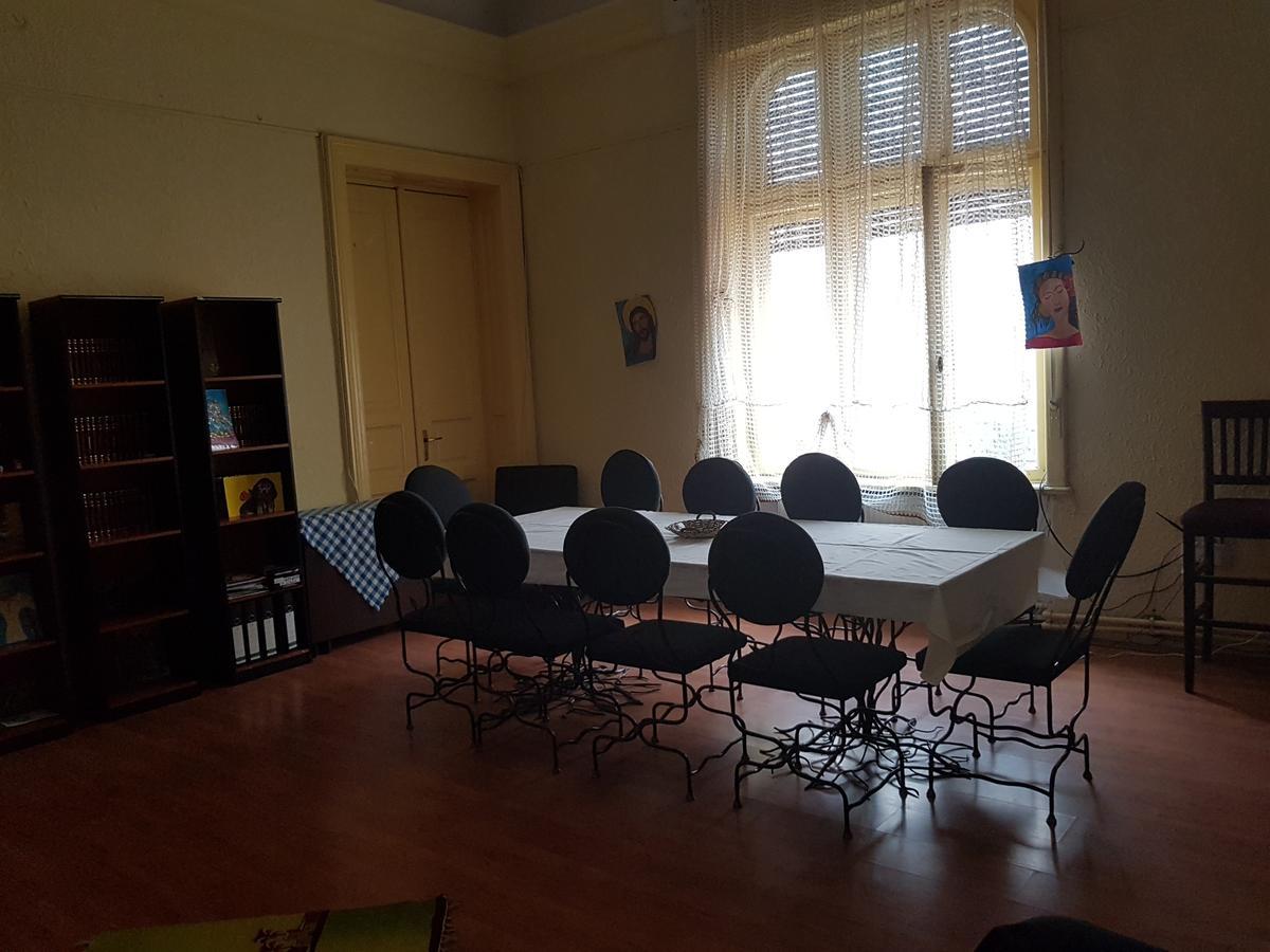 Casa Boiereasca Hostel Craiova Buitenkant foto