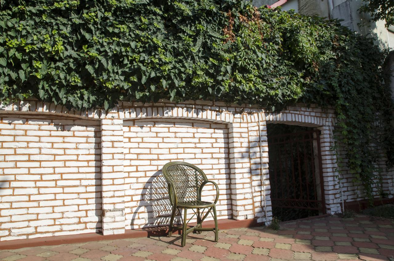 Casa Boiereasca Hostel Craiova Buitenkant foto